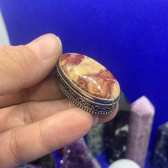 Classic Red Jasper Pendant in Vintage Style Setting! 925 Sterling Silver Overlay - Picture 9 of 15